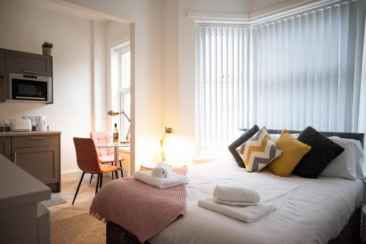 Elmo River Studios - 6 En-Suites In Wallasey - Easy Parking - Short And Long Stays Welcome Exterior foto