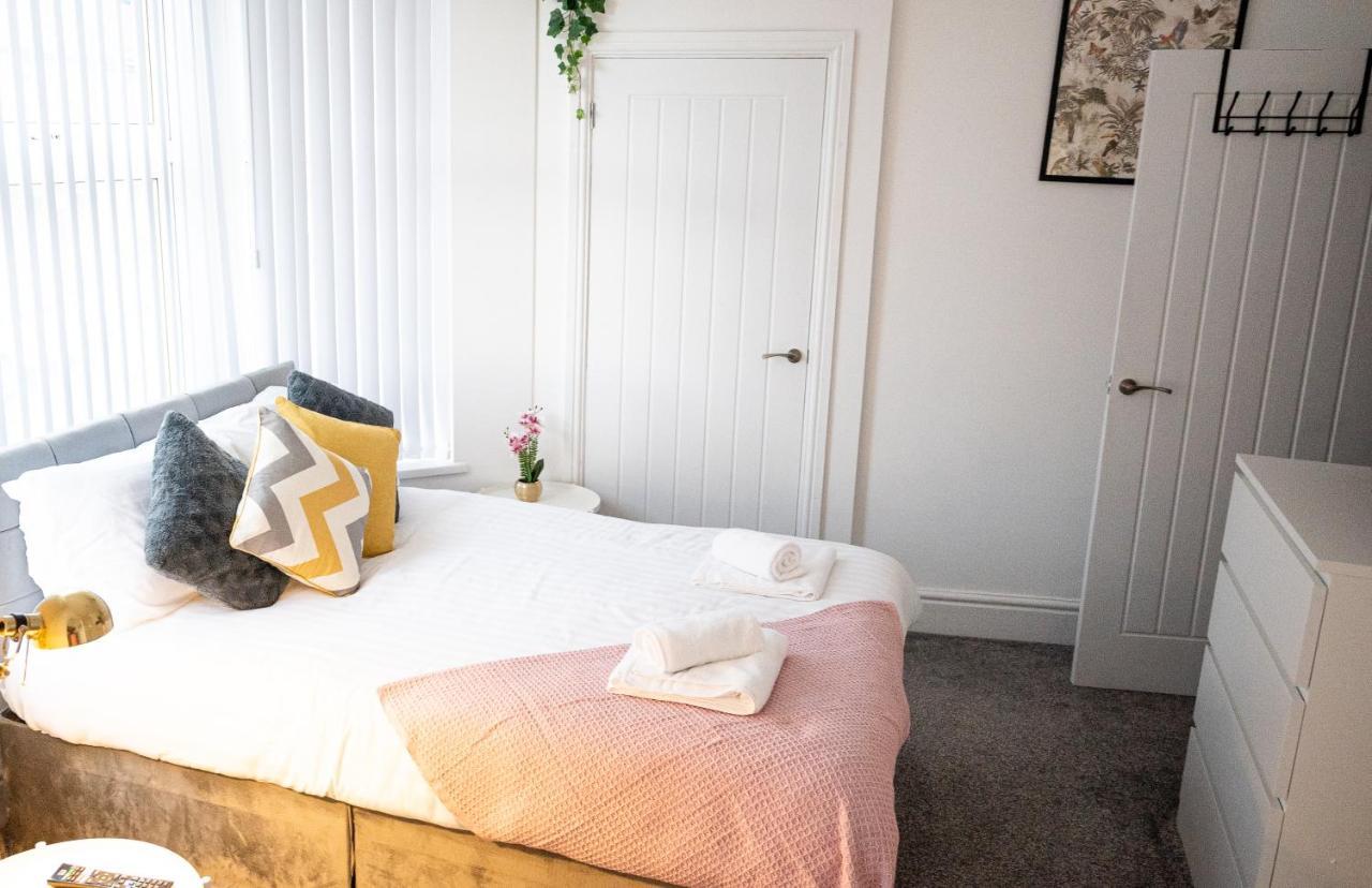 Elmo River Studios - 6 En-Suites In Wallasey - Easy Parking - Short And Long Stays Welcome Exterior foto
